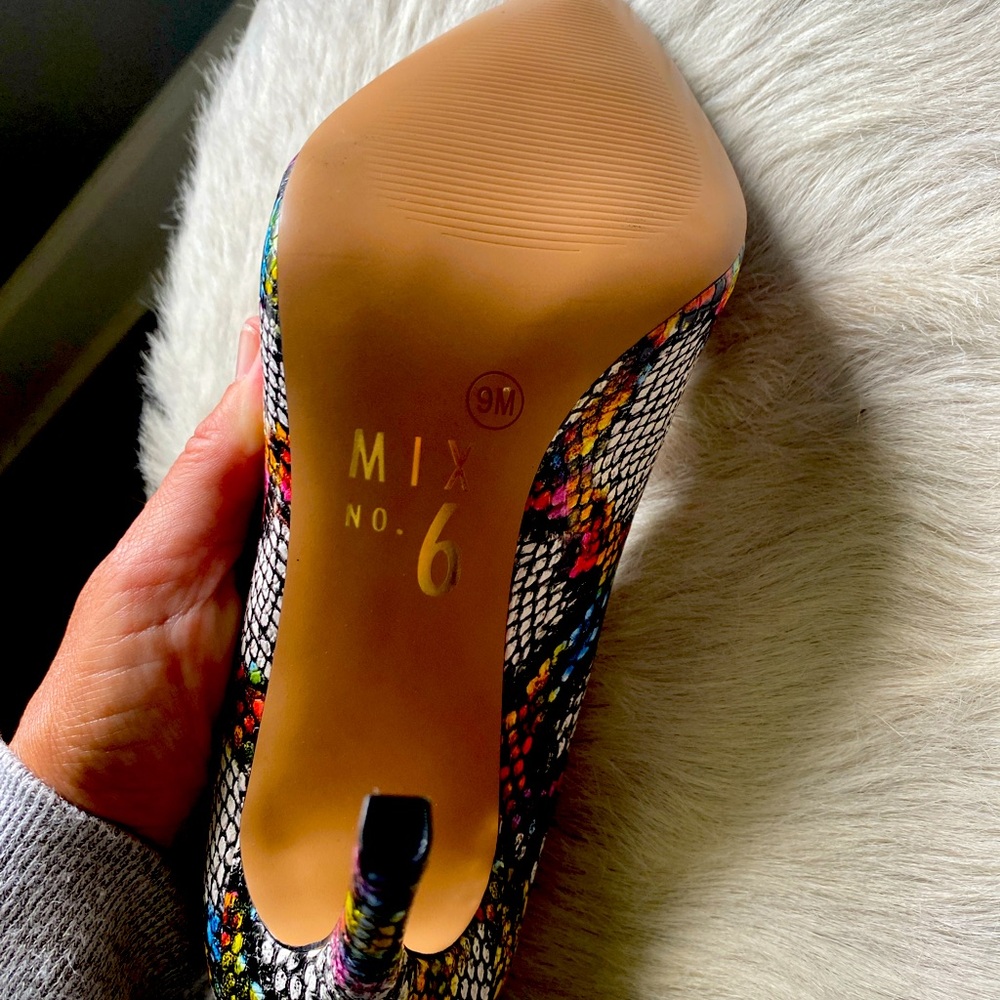 NWOT Mix No. 6 Fanta snakeskin pumps! size 9M. - Picture 6 of 6